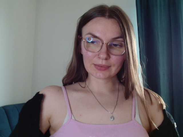 Ellyxcute live cam on BongaCams