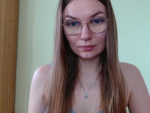 Ellyxcute live cam on BongaCams