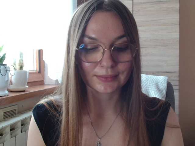 Ellyxcute live cam on BongaCams