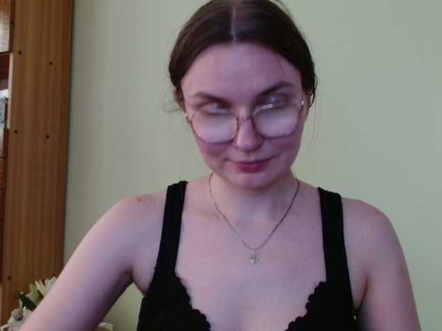 Ellyxcute live cam on BongaCams