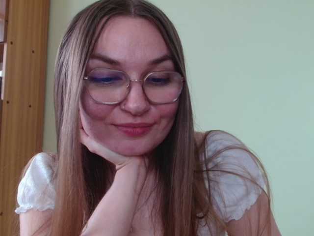 le modèle Ellyxcute est en webcam porno dans un show sur le site bongacams, il possède les tags suivants: White/Caucasian,Brunette,Shaved