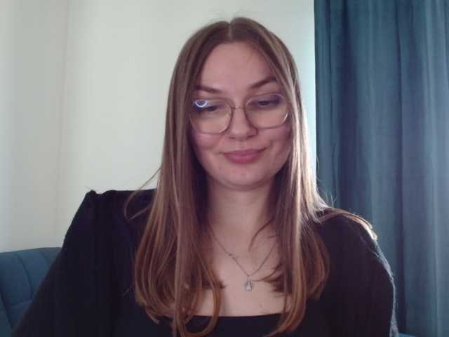 Ellyxcute live cam on BongaCams