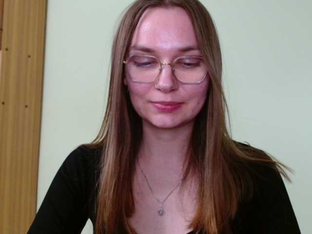 Ellyxcute live cam on BongaCams
