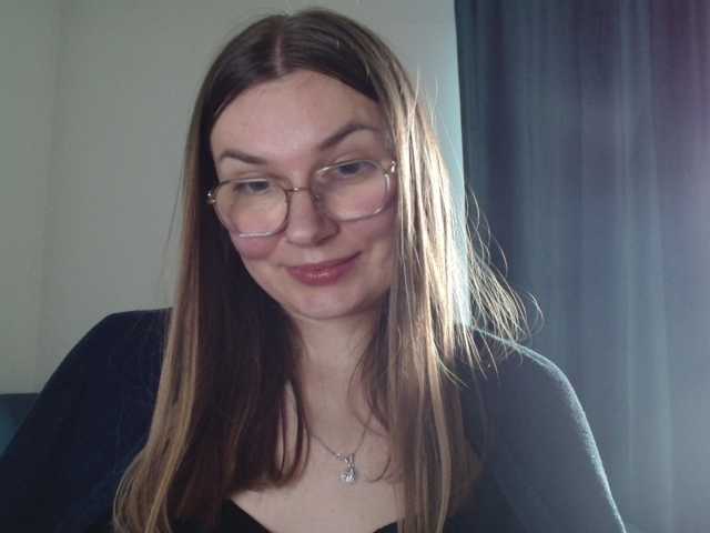 Ellyxcute live cam on BongaCams