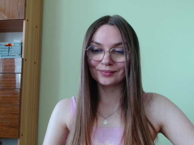 Ellyxcute live cam on BongaCams