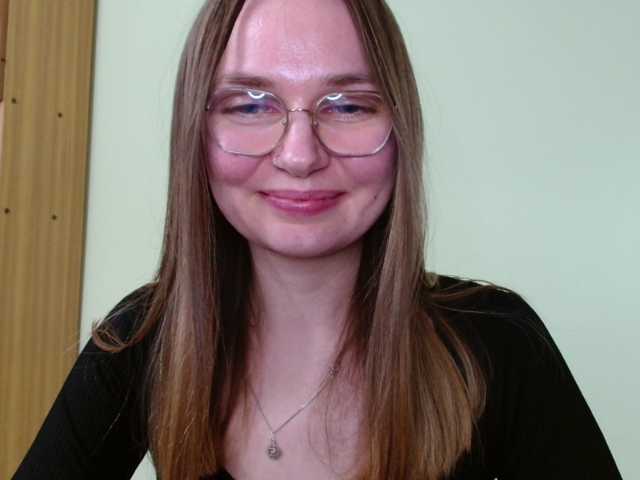 Ellyxcute live cam on BongaCams