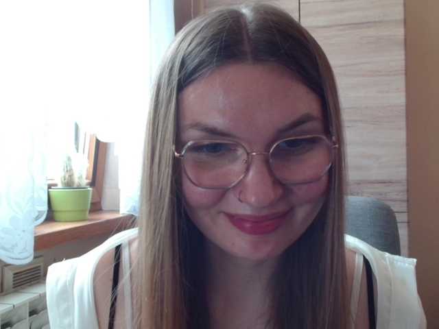 Ellyxcute live cam on BongaCams