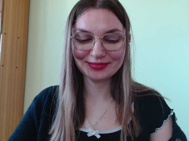 Ellyxcute live cam on BongaCams