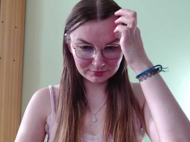 Ellyxcute live cam on BongaCams