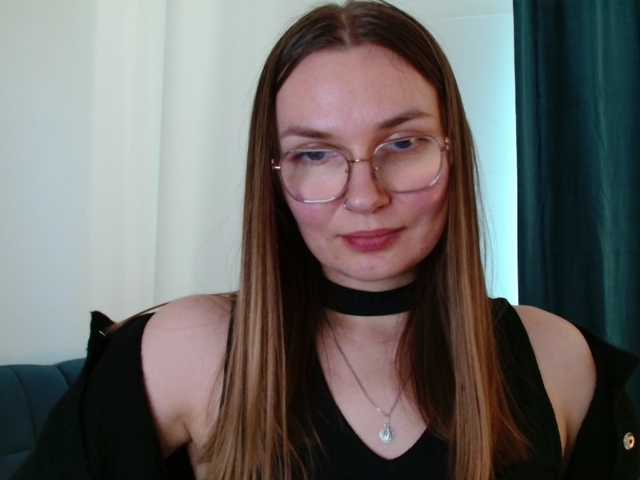 Ellyxcute live cam on BongaCams