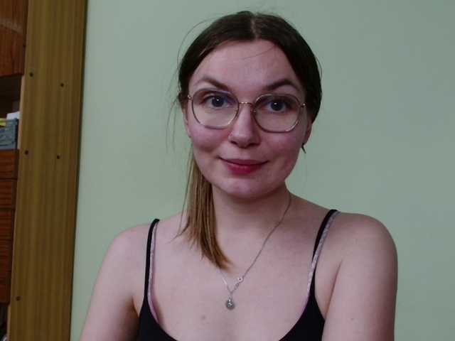 Ellyxcute live cam on BongaCams