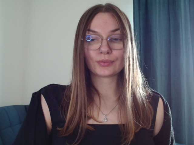 Ellyxcute live cam on BongaCams