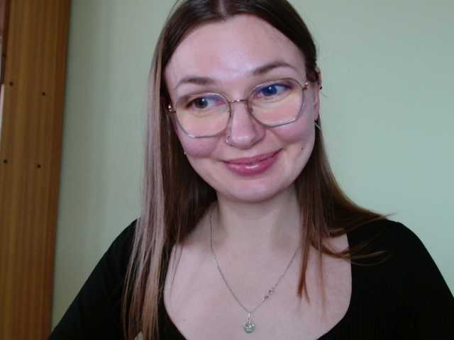 Ellyxcute live cam on BongaCams