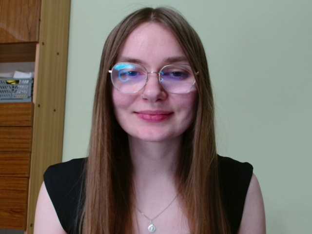 Ellyxcute's BongaCams show and profile