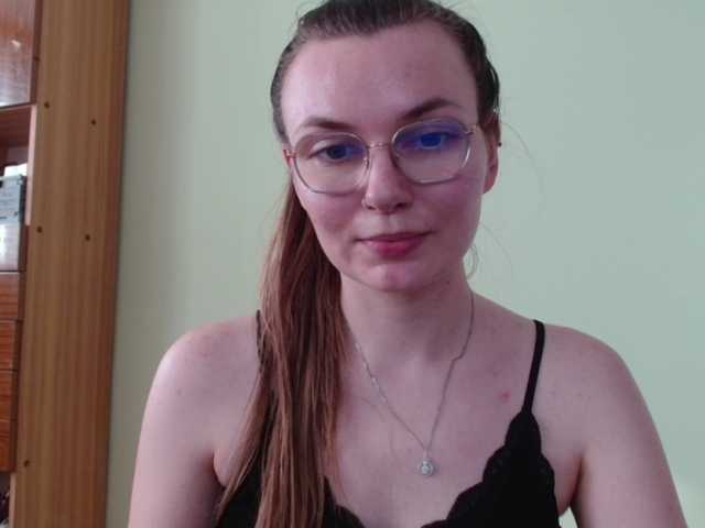 Ellyxcute live cam on BongaCams