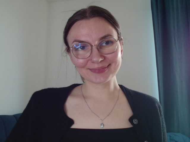 Ellyxcute live cam on BongaCams