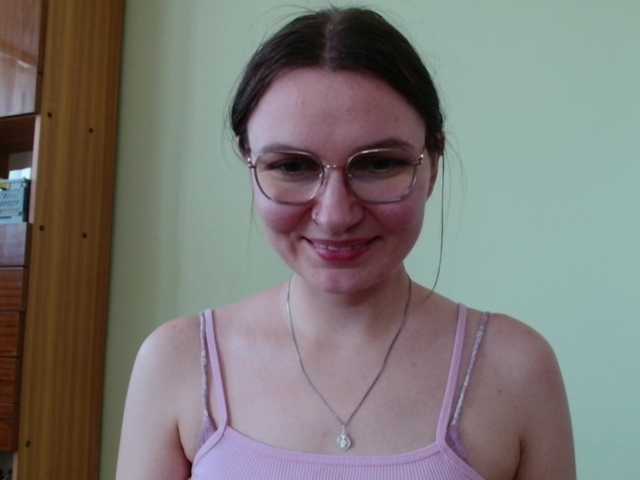 Ellyxcute live cam on BongaCams