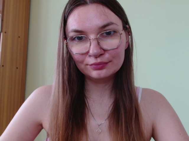 Ellyxcute live cam on BongaCams