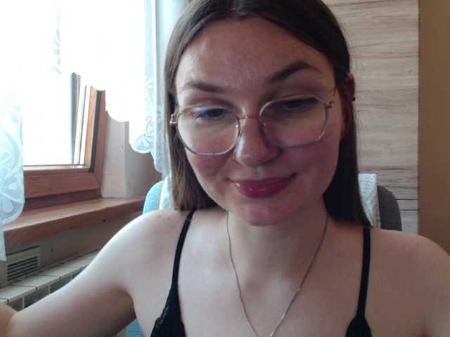 Ellyxcute live cam on BongaCams