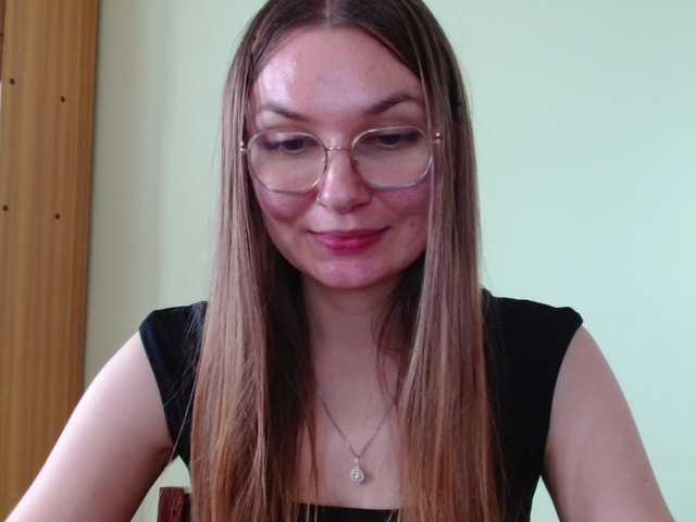 Ellyxcute live cam on BongaCams