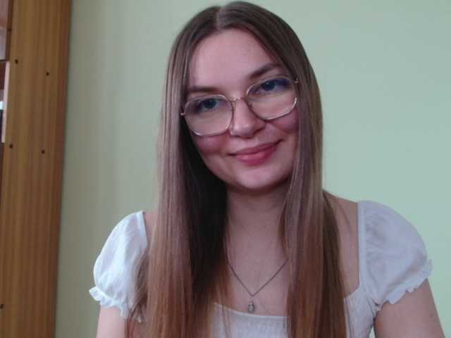Ellyxcute live cam on BongaCams