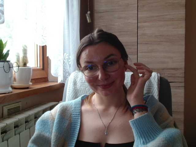 Ellyxcute live cam on BongaCams