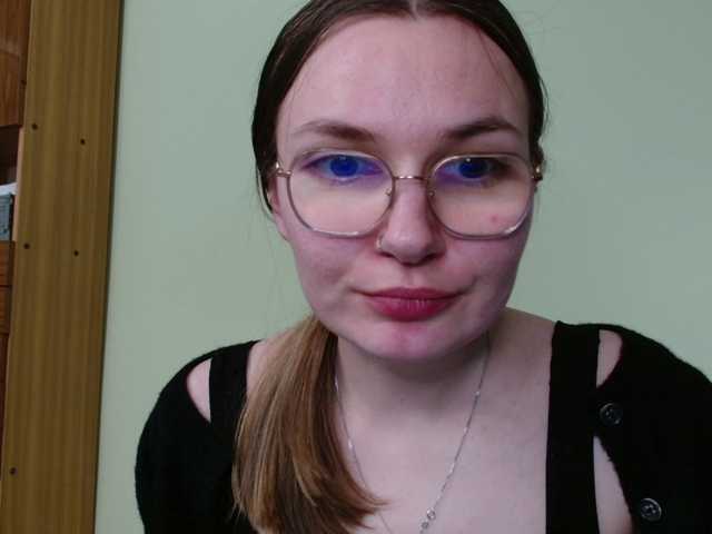 Ellyxcute live cam on BongaCams
