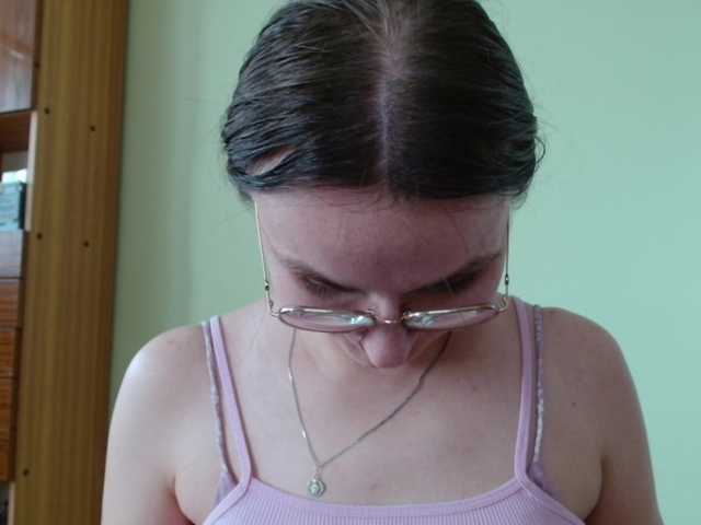 Ellyxcute live cam on BongaCams