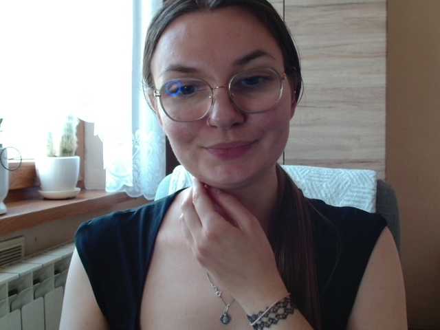 Ellyxcute live cam on BongaCams