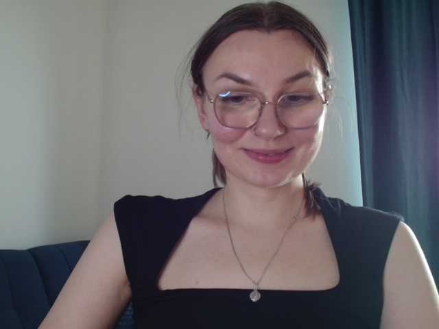 Ellyxcute live cam on BongaCams