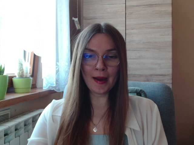Ellyxcute live cam on BongaCams