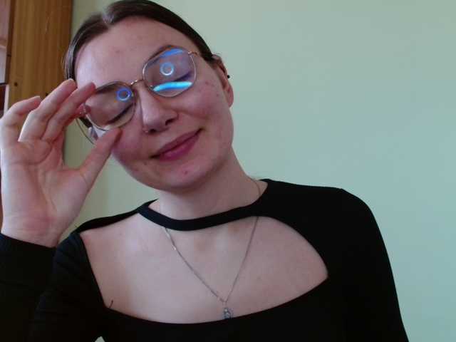 Ellyxcute live cam on BongaCams