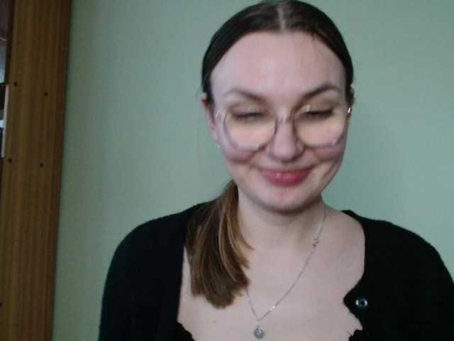 Ellyxcute live cam on BongaCams