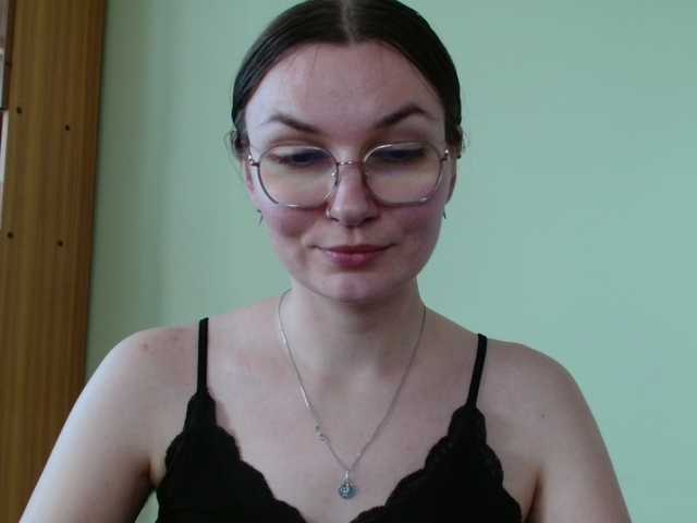 Ellyxcute live cam on BongaCams