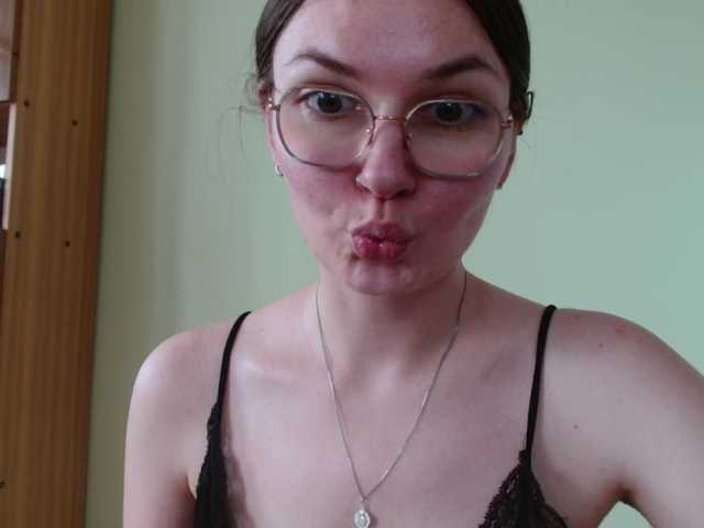 Ellyxcute live cam on BongaCams