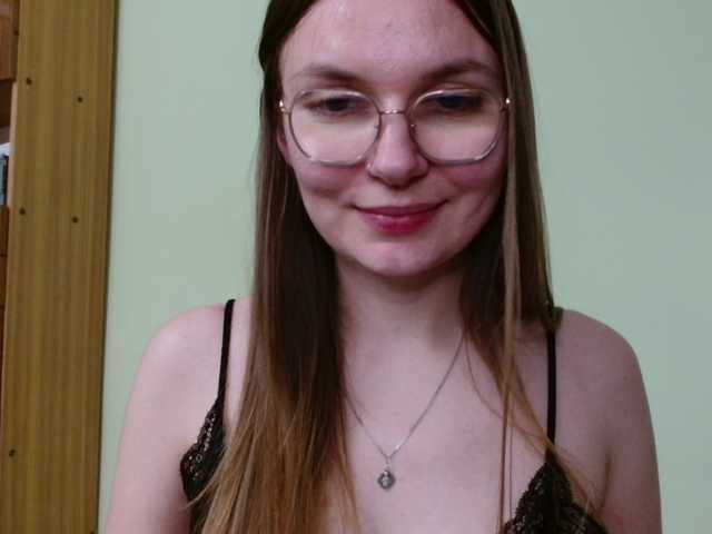 Ellyxcute live cam on BongaCams