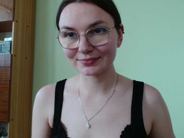 Ellyxcute live cam on BongaCams