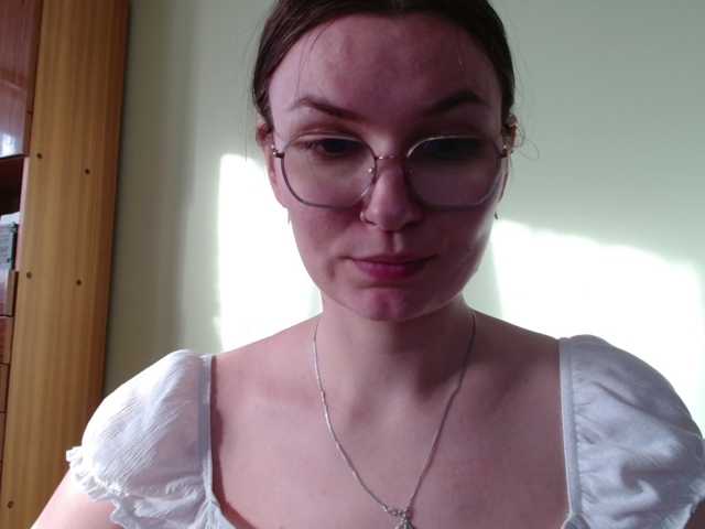 Ellyxcute, live now on BongaCams