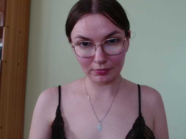 Ellyxcute live cam on BongaCams