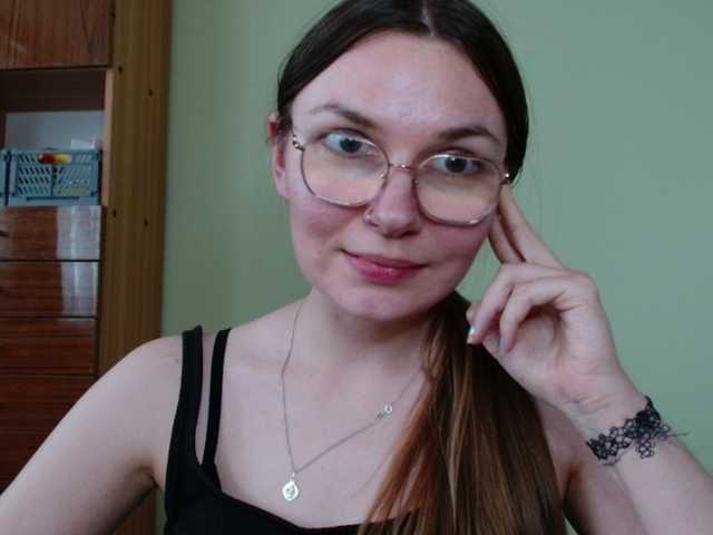 Ellyxcute live cam on BongaCams