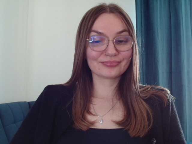 Ellyxcute webcam bongacams model stream image