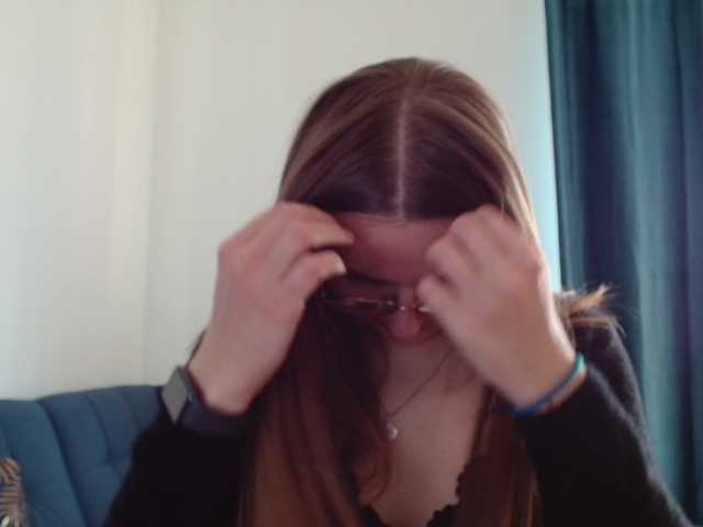 Ellyxcute live cam on BongaCams