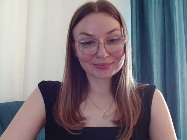 Ellyxcute live cam on BongaCams