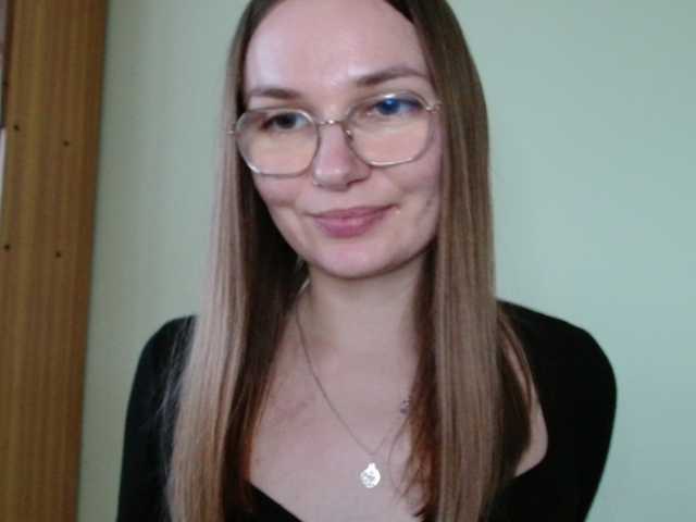 Ellyxcute live cam on BongaCams