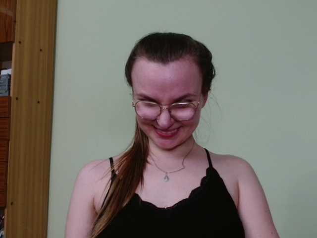 Ellyxcute live cam on BongaCams