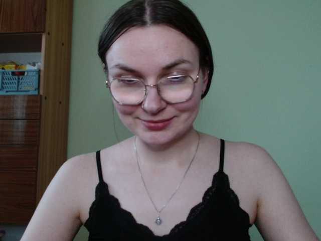 Ellyxcute live cam on BongaCams