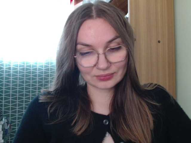 Ellyxcute webcam model