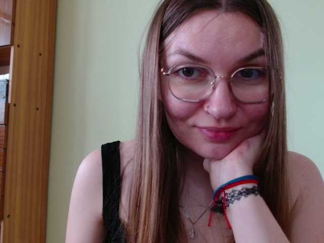 Ellyxcute live cam on BongaCams