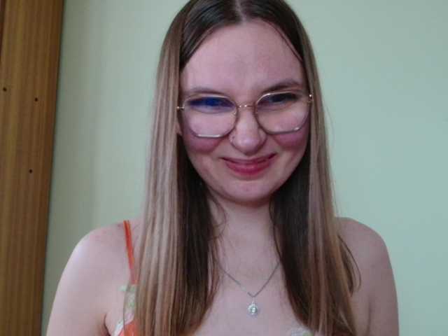 Ellyxcute live cam on BongaCams