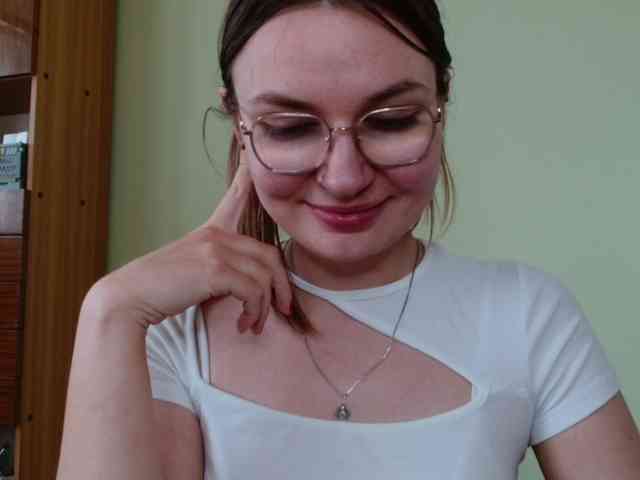 Model: Ellyxcute
